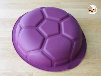 TUPPERWARE moule silicone mauve grand BALLON football foot / Comme NEUF
