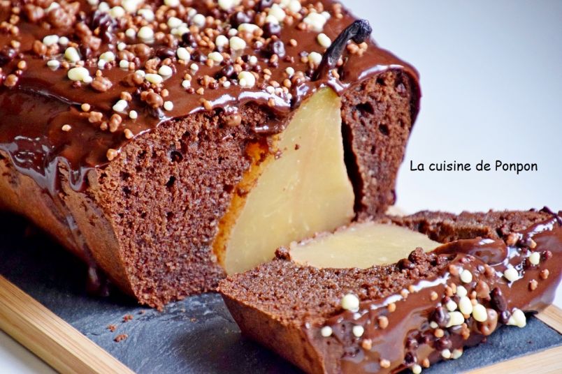 Gateau Au Chocolat Garni Poires Entieres Parfumees A La Liqueur Recette Ptitchef