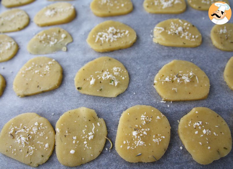 Biscuits Aperitif Au Parmesan Et Romarin Recette Ptitchef