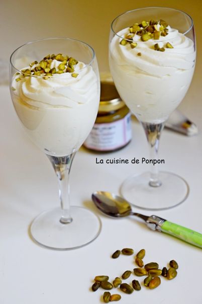 Mousse à la crème de pistache et blancs d'oeufs - Recette Ptitchef