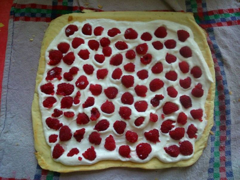 Gateau Roule Aux Framboises Recette Ptitchef