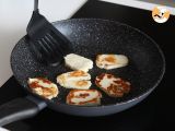 Etape 4 - Halloumi cuit à la poêle en version sucré salé au miel et romarin