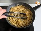 Etape 6 - Spaghetti cacio e pepe: 3 ingrédients pour une explosion de saveurs!