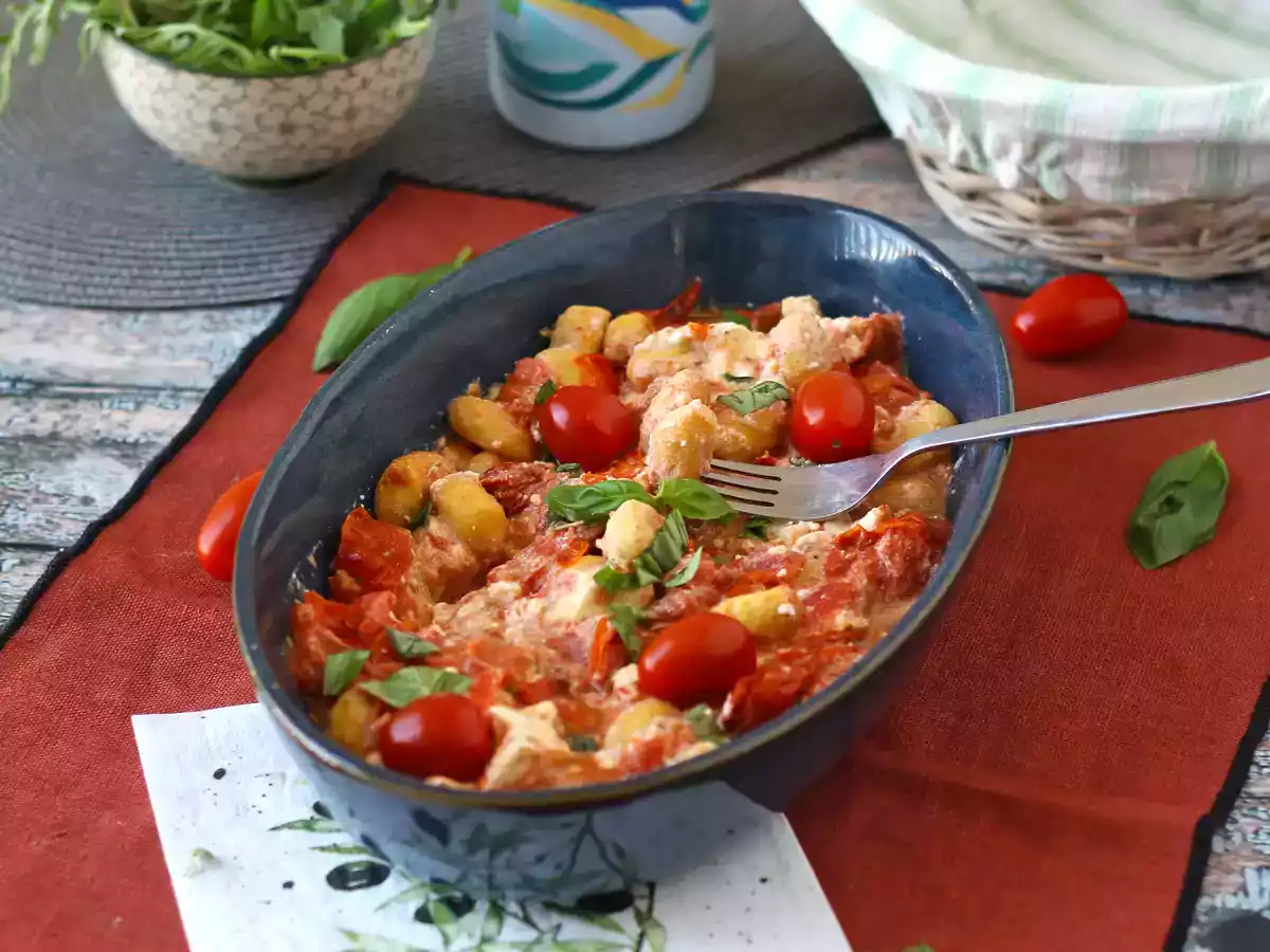 Baked feta gnocchi au Airfryer, le plat hyper rapide à préparer aux tomates cerise et feta! - photo 4