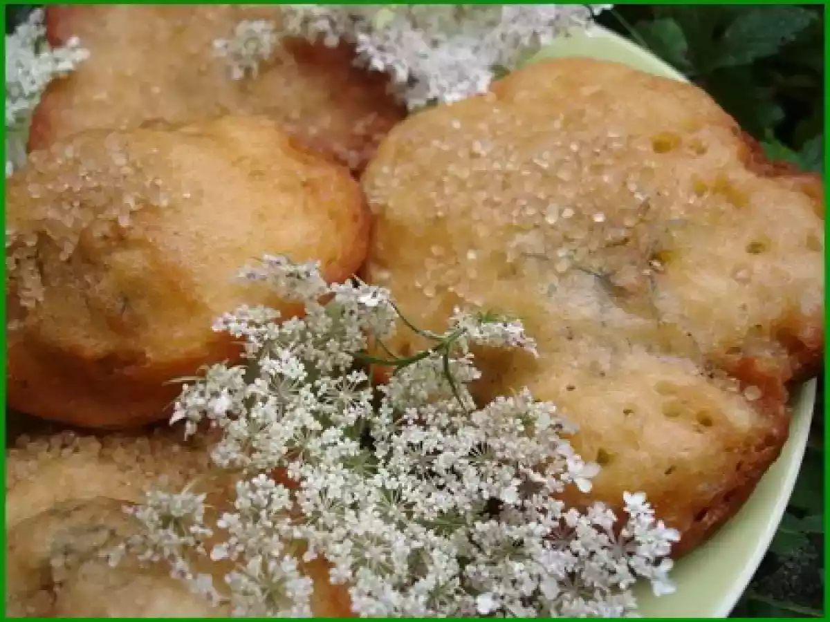 Beignets de fleurs de carottes sauvages