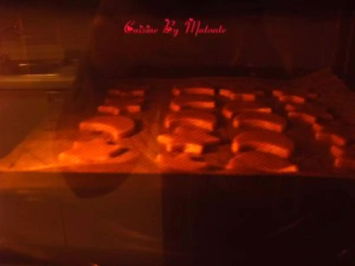 Biscuits de Noël goût pain d'épice avec glaçage à la fleur d'oranger - photo 4