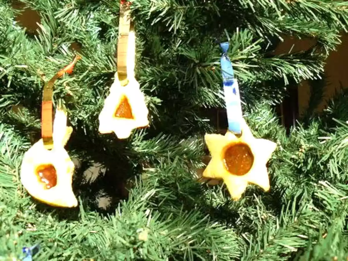 BISCUITS VITRAUX A ACCROCHER DANS LE SAPIN