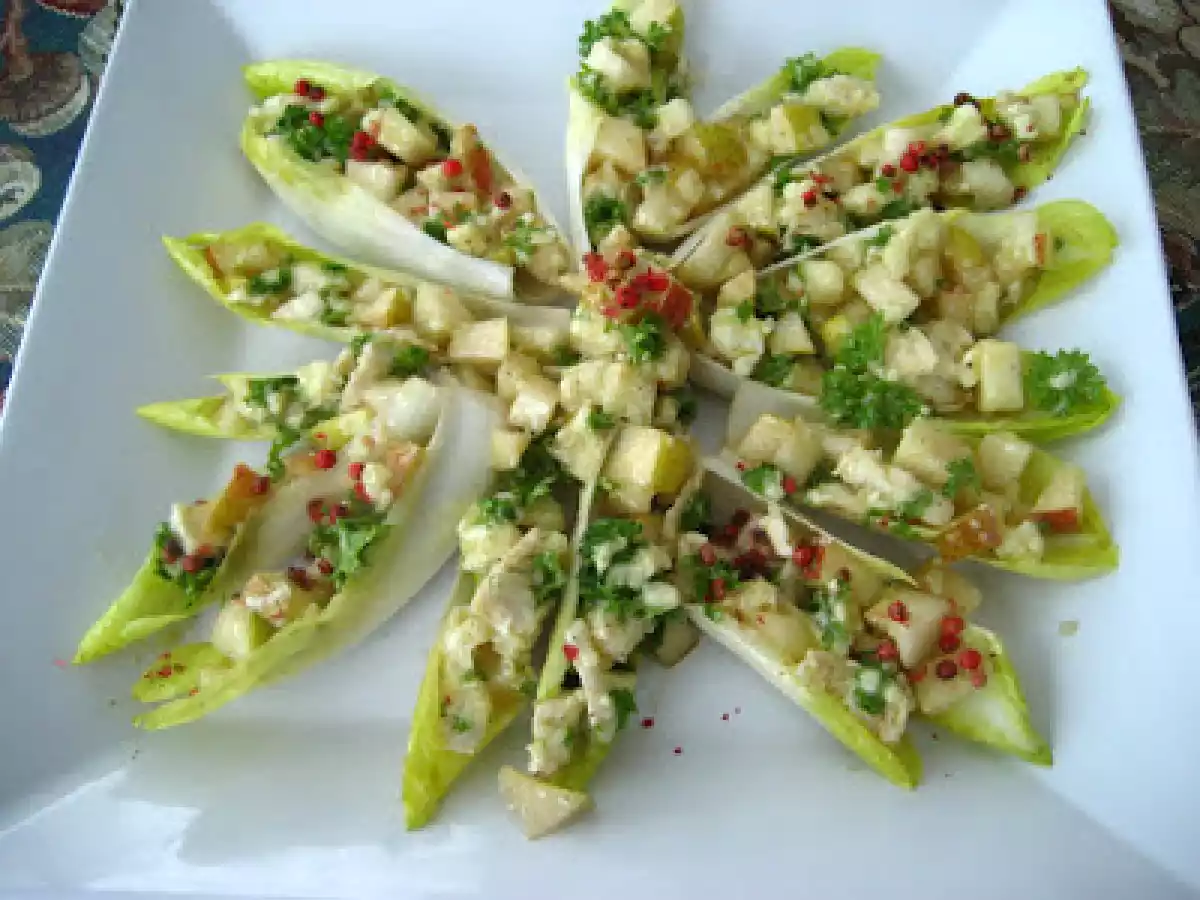 Bouchées en feuilles d'endives, une entrée et ma table de Noël