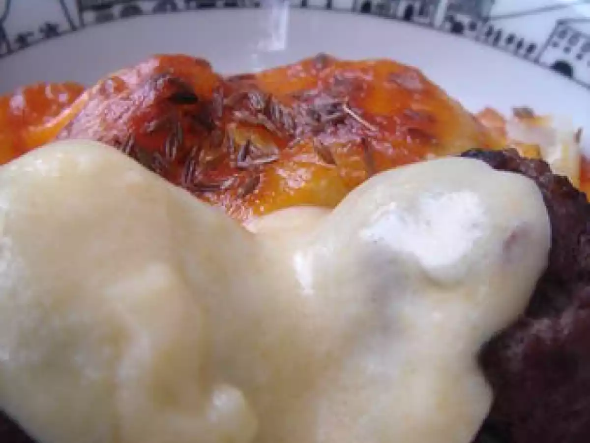 Boulettes de viande maison avec sa petite sauce fromagère