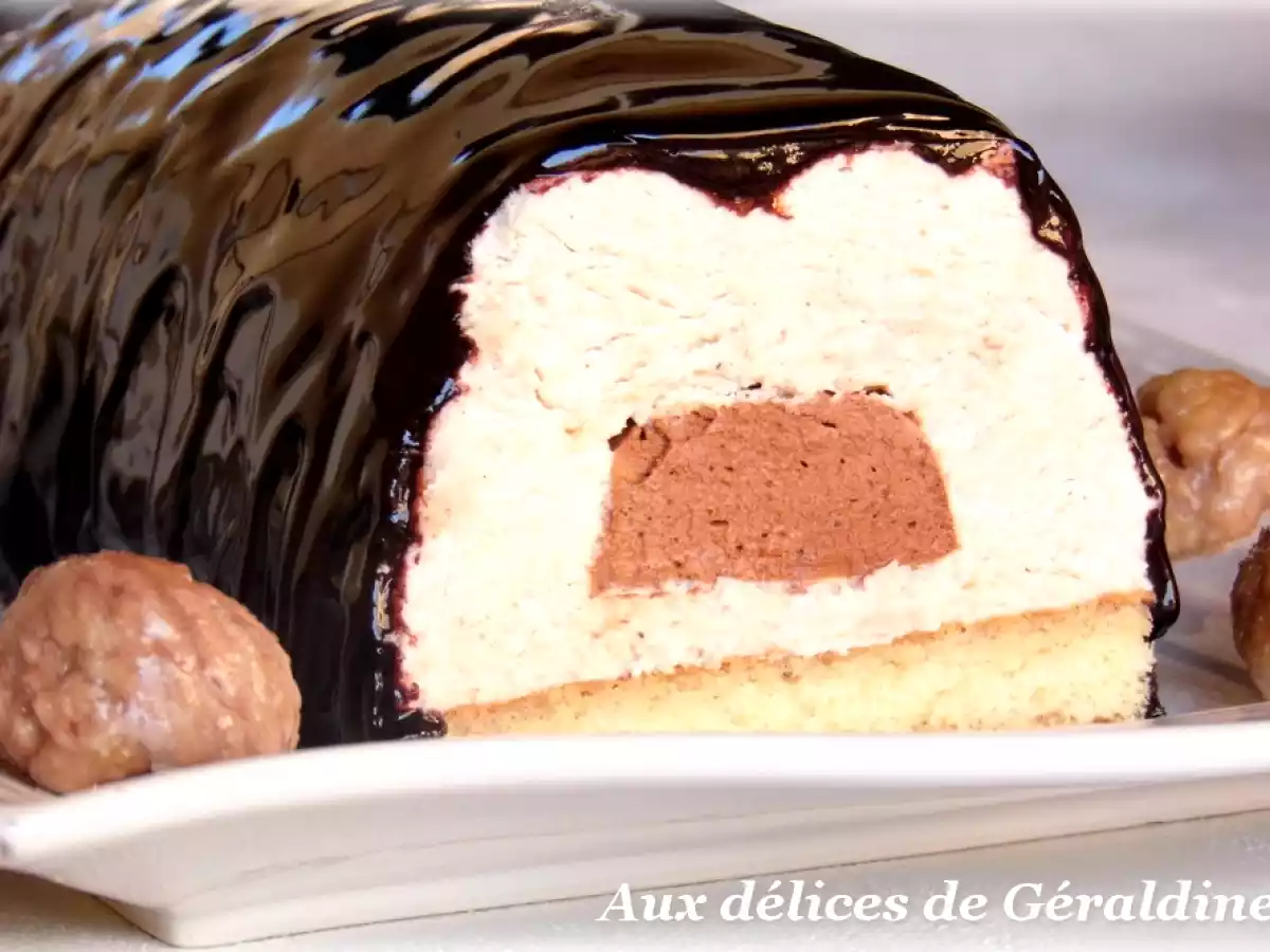 Bûche bavaroise crème de marron, coeur de mousse au chocolat