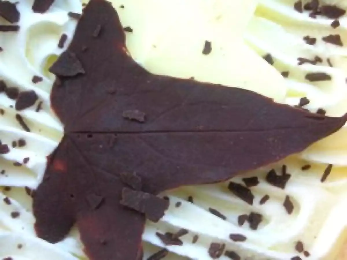 Bûche de Noël au lait d'amande et à la mousse au chocolat au lait - photo 4