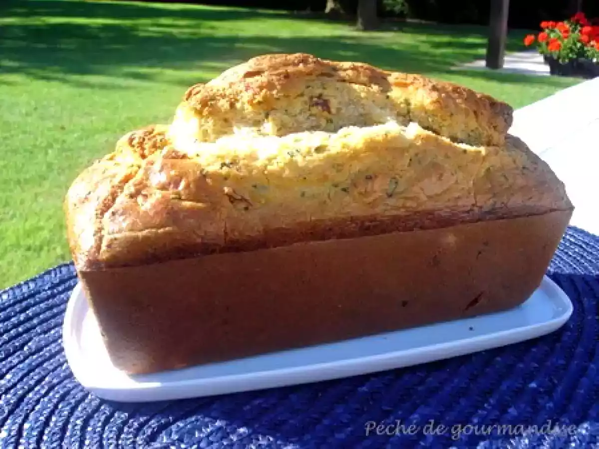 Cake aux tomates séchées et crottins de Chavignol