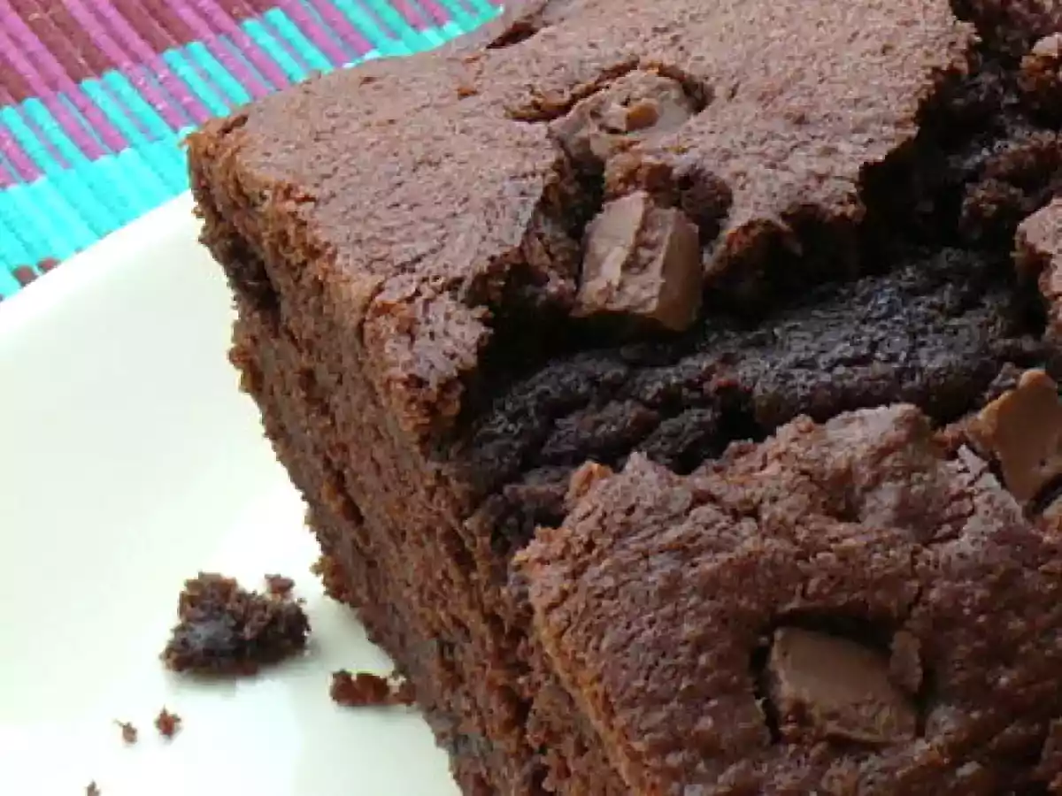 Cake chocolat cacao amer et mascarpone et pépites de chocolat au lait...