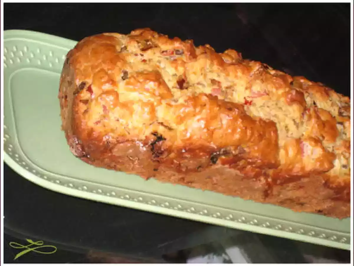 Cake estival aux poivrons rouges tomates séchées et jambon - photo 2