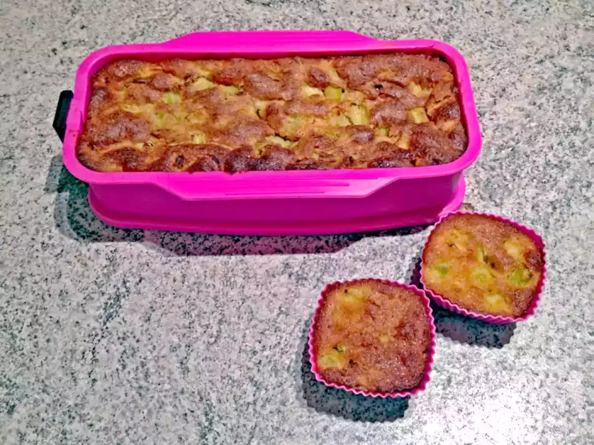 Cake fondant à la rhubarbe