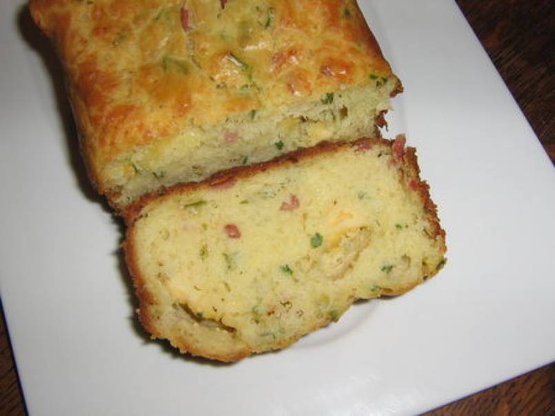 Cake lardons, gouda et ciboulette