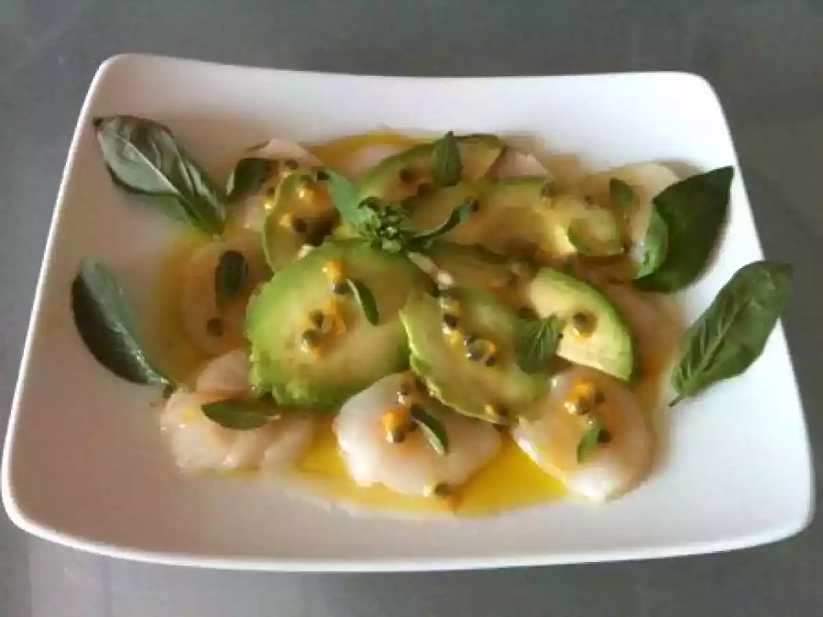 Carpaccio de Saint Jacques à l'avocat et au fruit de la passion - photo 2