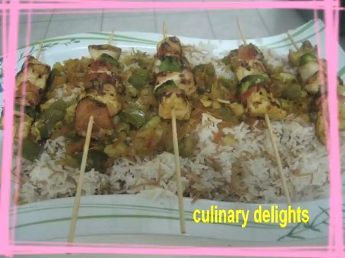 Chich-taouk et son riz a la vermicelle accompagne' de legumes sautes - photo 2