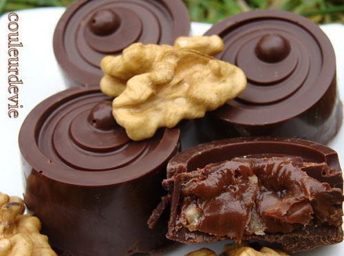 Chocolats fourrés à la ganache noix/café - Recette Ptitchef