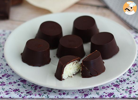 https://www.ptitchef.com/imgupl/recipe/chocolats-fourres-a-la-noix-de-coco-facon-bounty--455159p706624.jpg