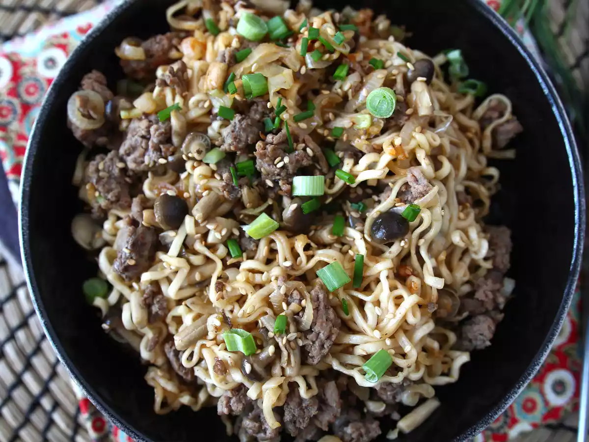 Comment cuisiner les nouilles instantanées? Recette rapide au bœuf et champignons! - photo 7