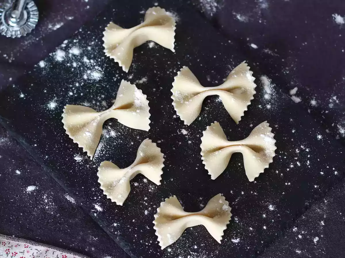Comment faire des pâtes maison : les farfalle, petites pâtes en forme de papillon - photo 3