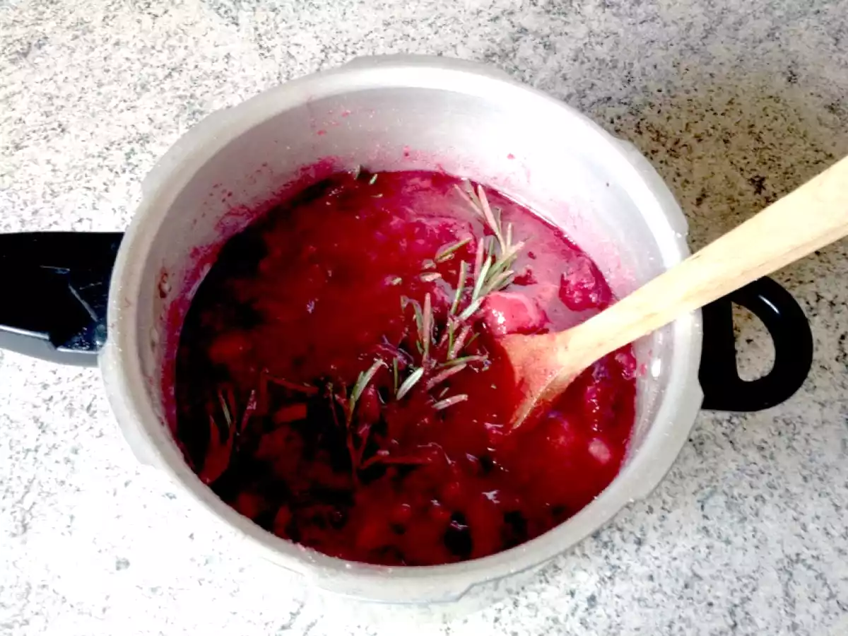 Confiture de pêches de vigne au romarin - photo 2