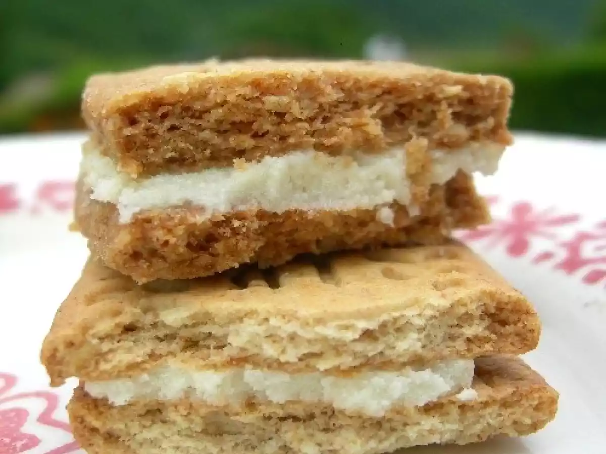 Cookie géant aux noix, pépites de chocolats blancs et noirs façon broyé - photo 2