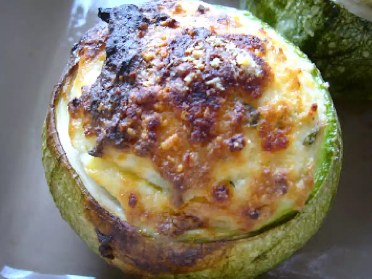 Courgette ronde à la ricotta et au basilic