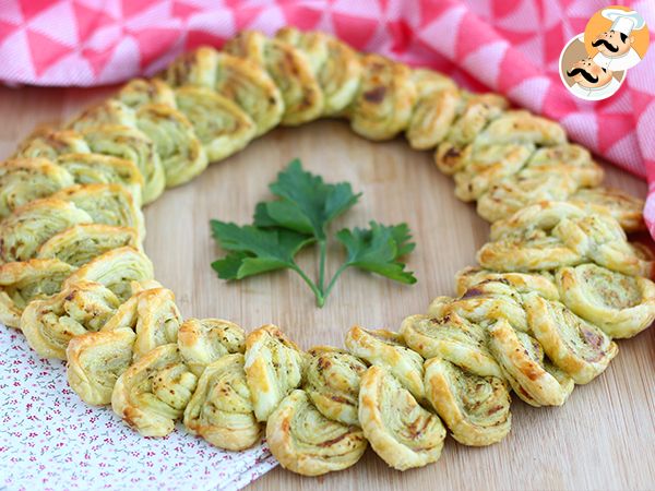 Couronne Feuilletee Au Pesto Pour L Aperitif Recette Ptitchef