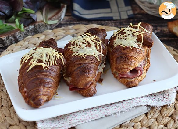 Croissants Au Jambon Et Au Fromage Recette Ptitchef 