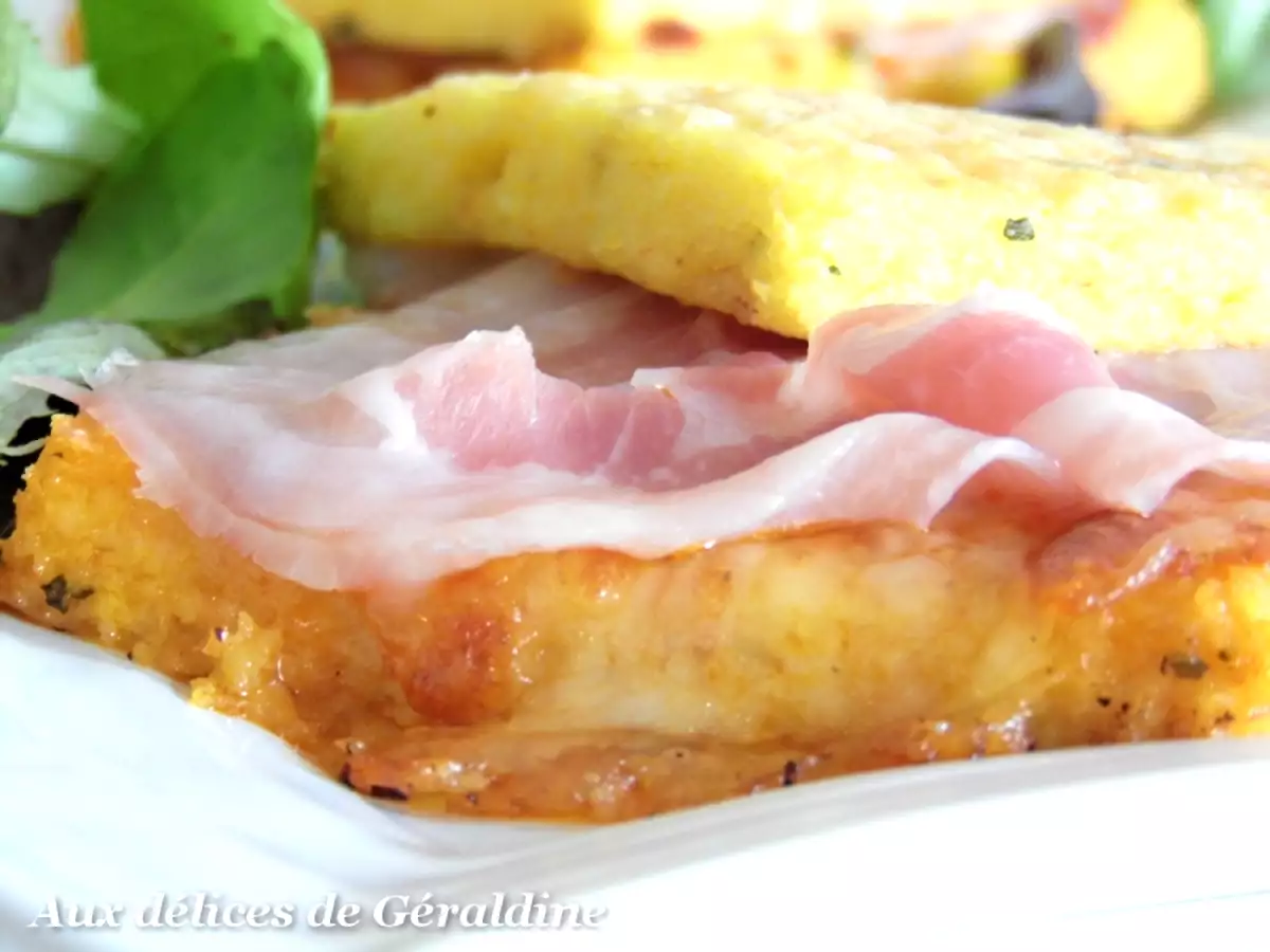 Croque polenta à la mozzarella, pancetta et sauce arrabiata - photo 2