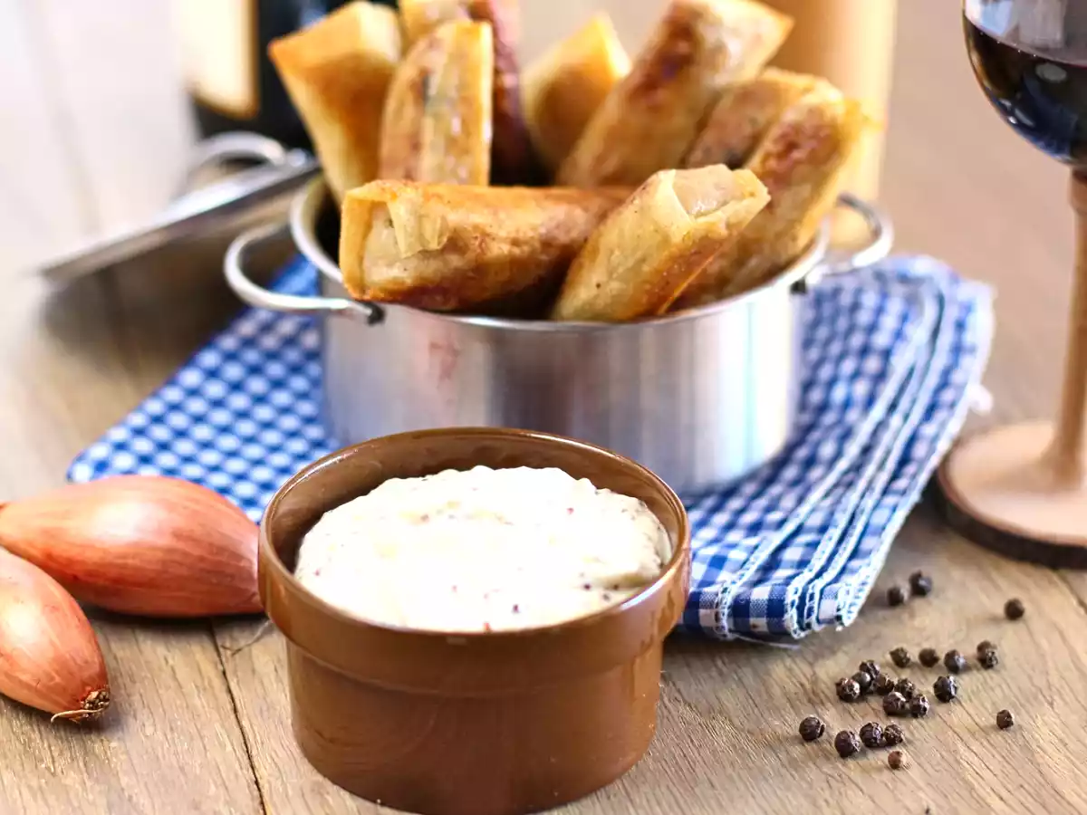 Croustillant d'andouillette à la pomme façon nem, sauce moutarde à l'ancienne - photo 2