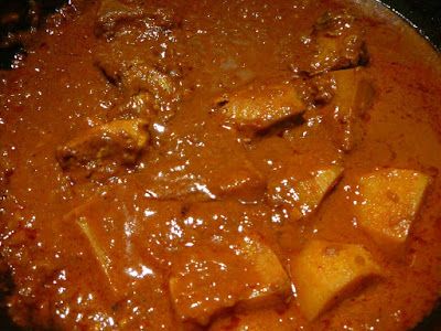 Curry De Poulet Aux Oignons Caramelises Et Au Lait De Coco