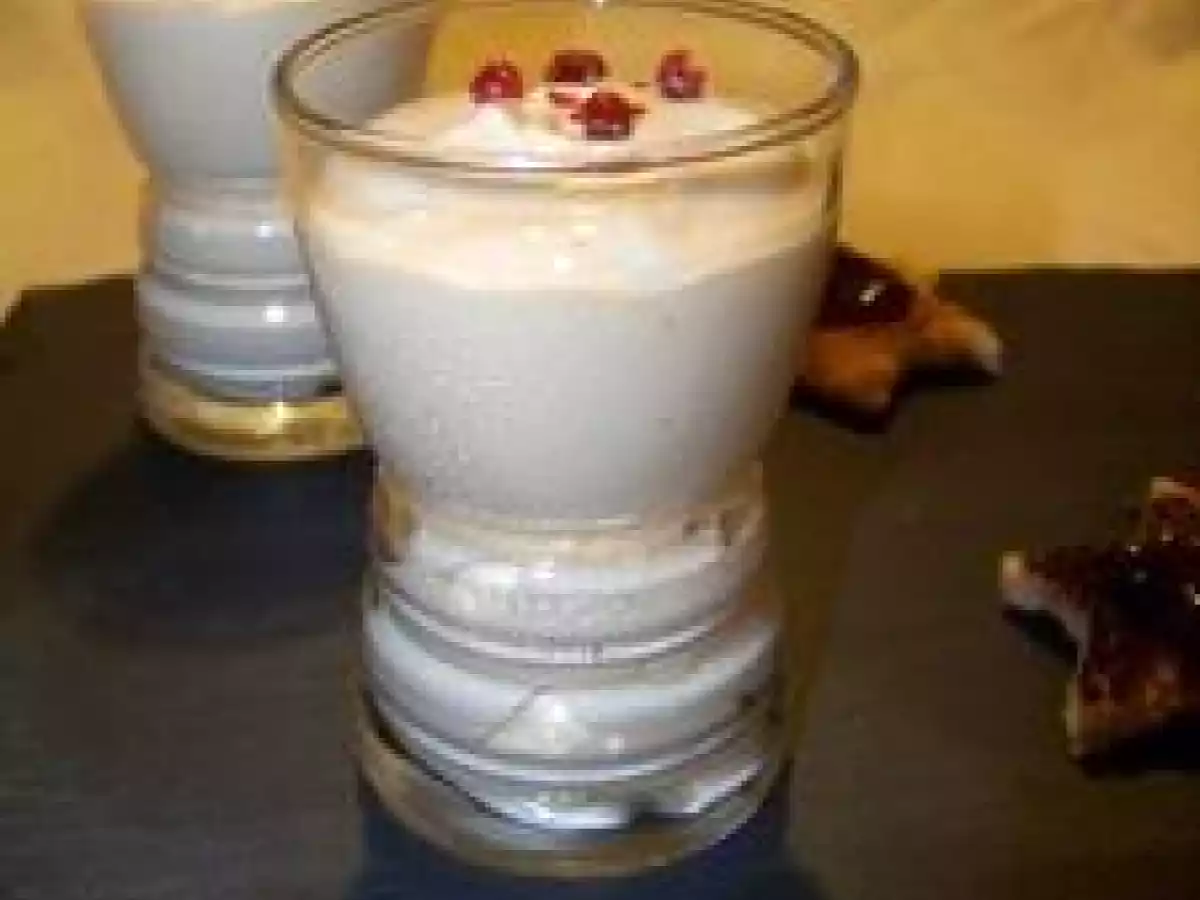 Entrée de fête: Verrine de chantilly de foie gras, toasts de confiture de figues