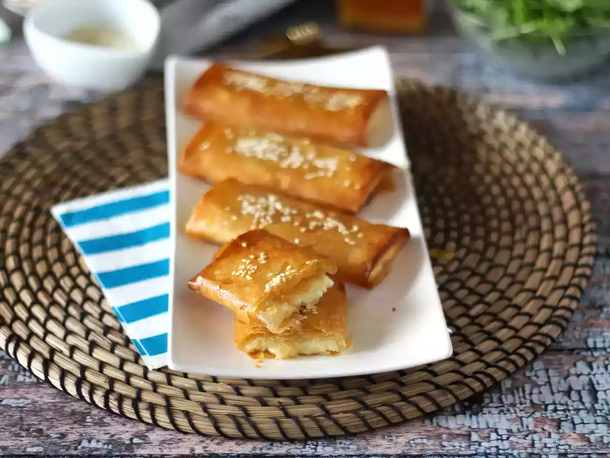 Feta Saganaki, la recette grecque des croustillants de feta et miel