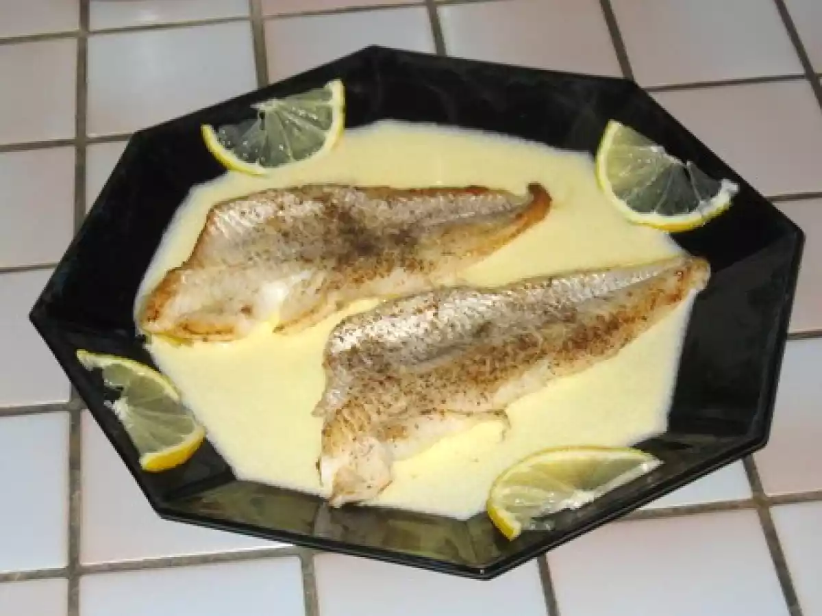 Filet de merlan et sa sauce au beurre citronné