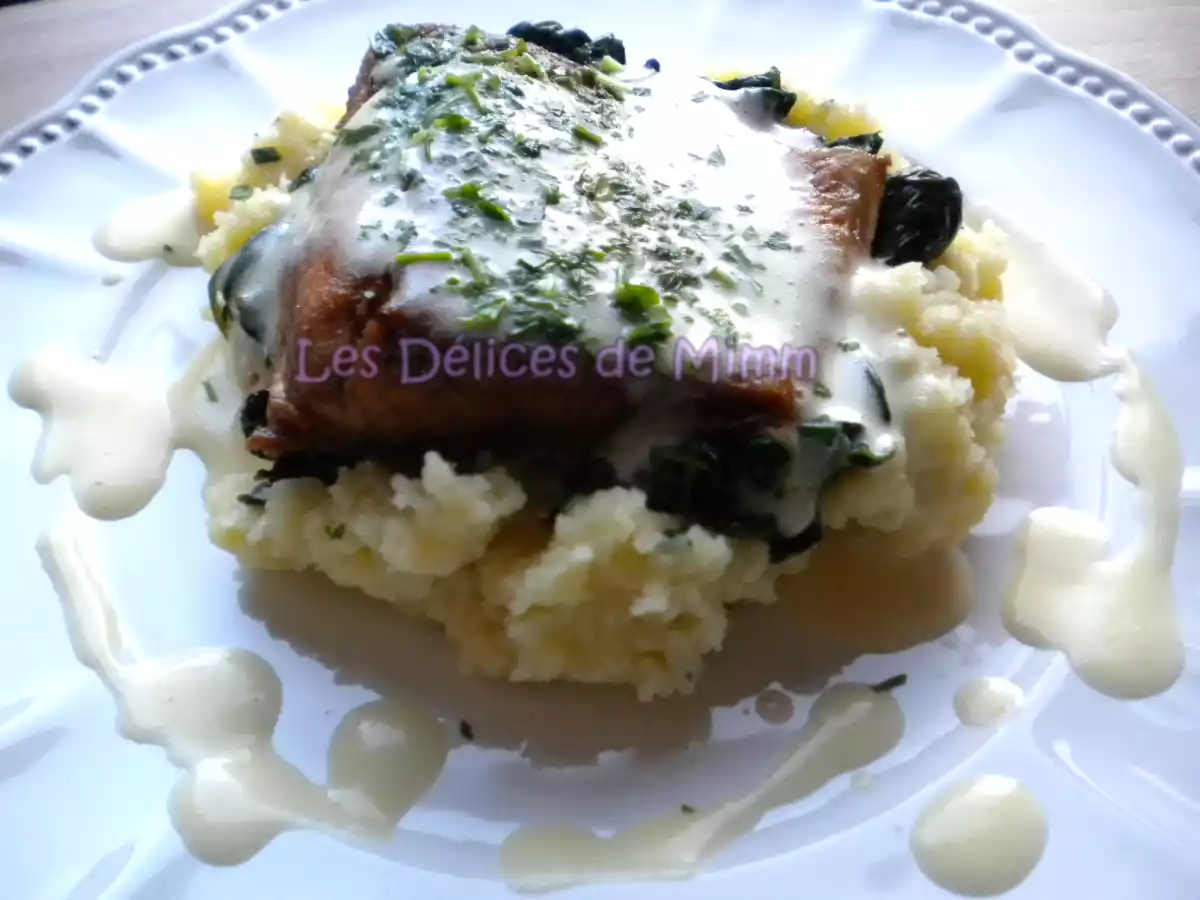 Filet de saumon, purée aux lardons, épinards et sauce sabayon - photo 2