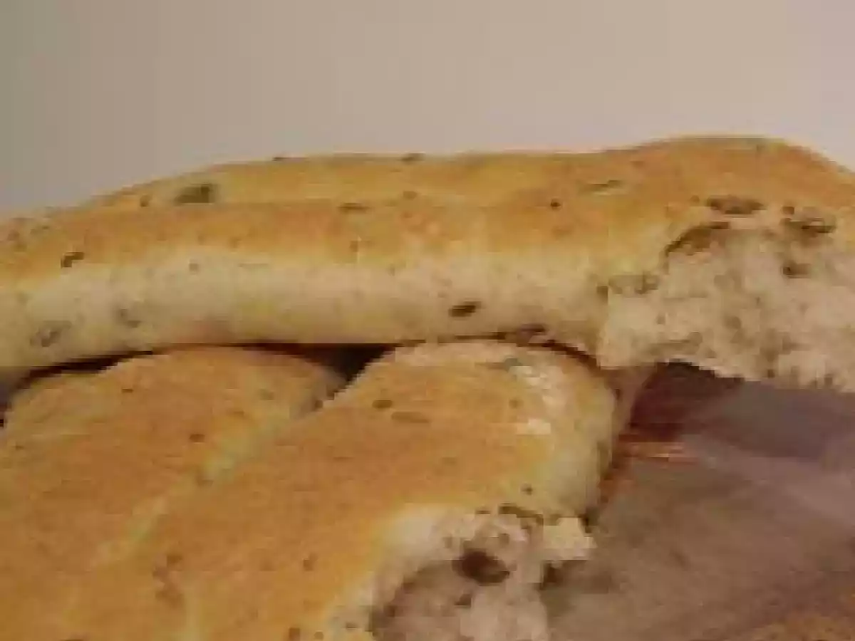 Fougasse aux olives vertes et aux herbes de Provence. - photo 2