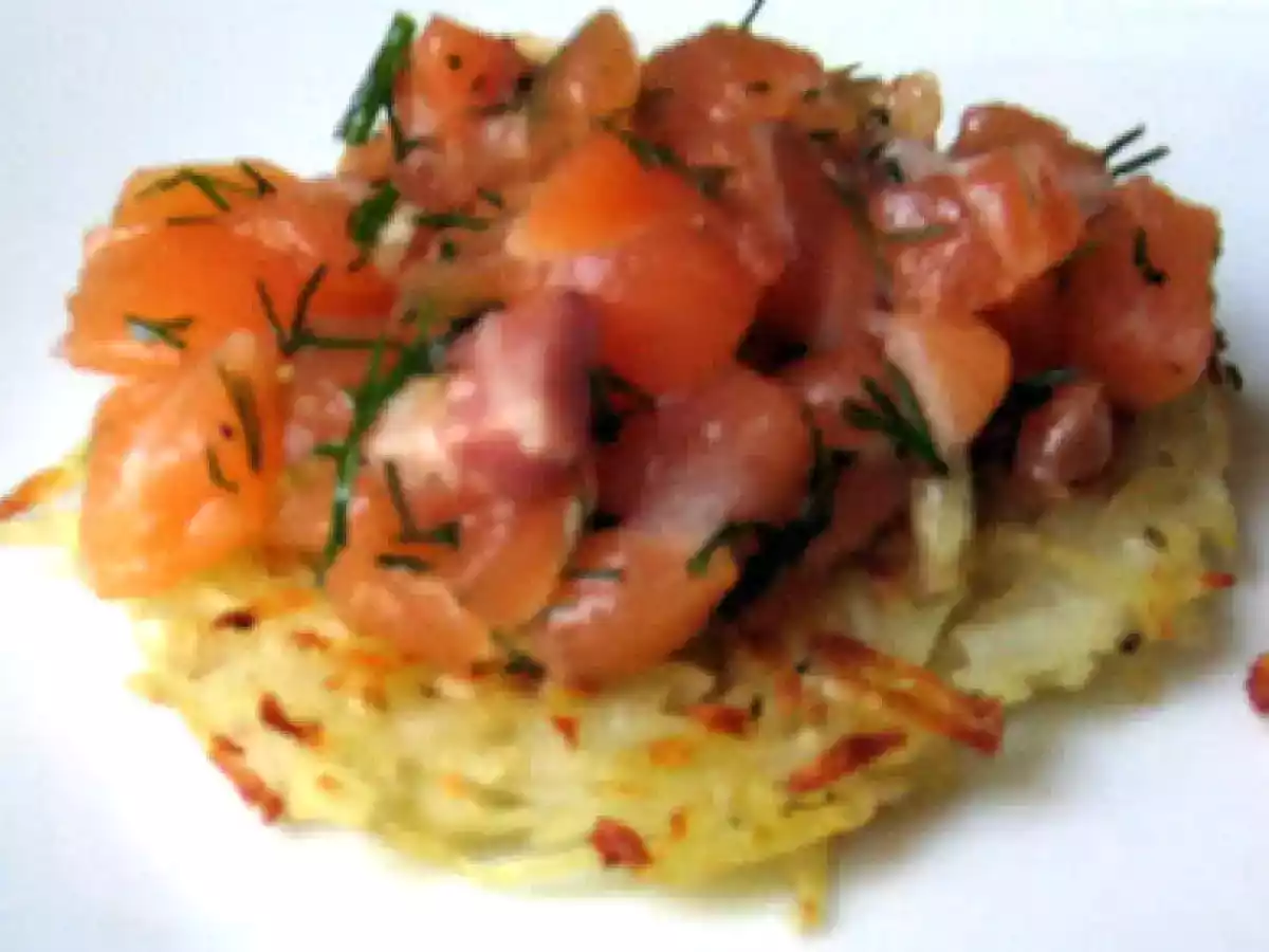 Galette de pommes de terre au tartare de saumon - Nordische Röstis oder Reibekuchen - photo 2