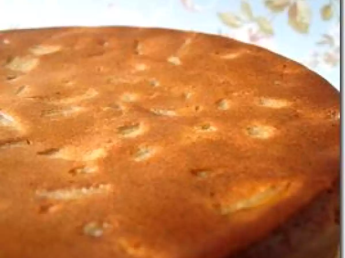 Gâteau aux poires et au praliné au lait concentré sucré