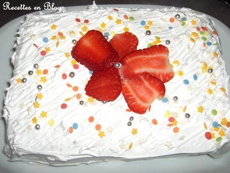 Gateau Creme Au Citron Bavarois Fraise Meringue Italienne Recette Ptitchef