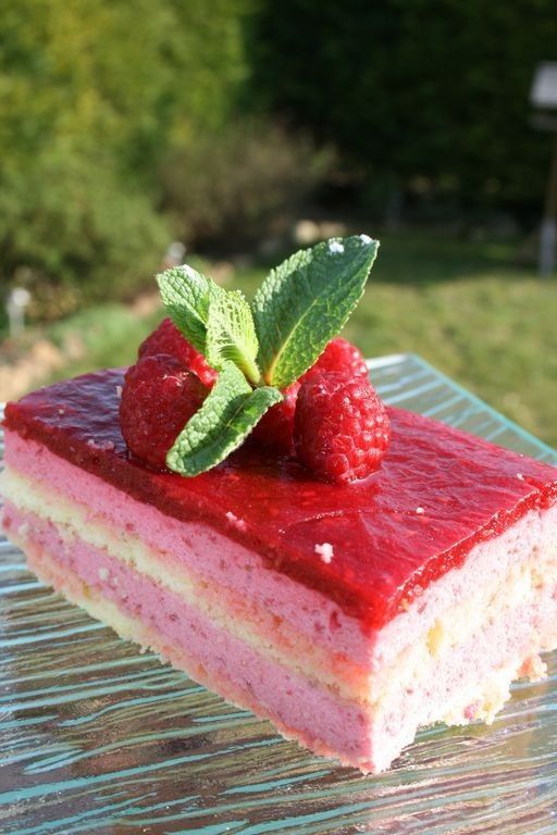 Gateau D Anniversaire A La Framboise Recette Ptitchef