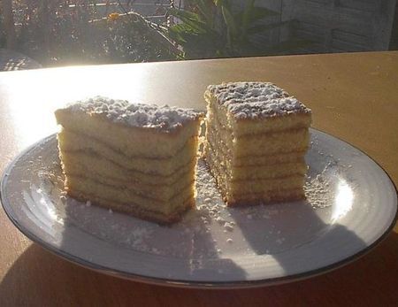 Gateau Feuillete A La Pate D Amandes Recette Ptitchef