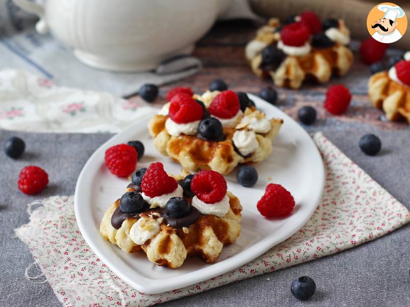 Gaufres garnies aux fruits, chocolat et chantilly - photo 7