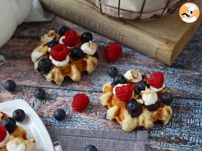 Gaufres garnies aux fruits, chocolat et chantilly - photo 6