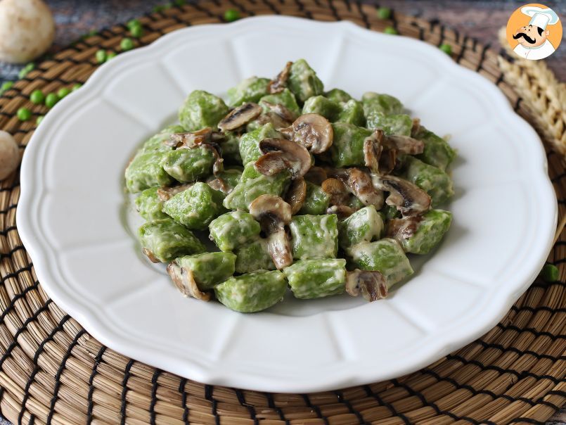 Gnocchi de petits pois à la sauce aux champignons