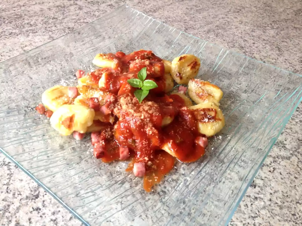 Gnocchis au Parmesan + sauce tomate basilic