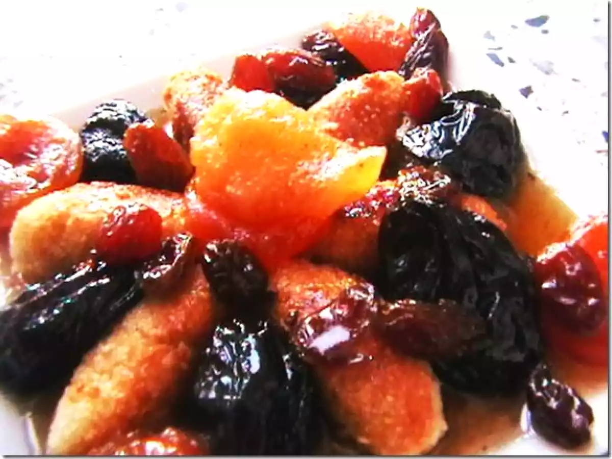 L'eham lahlou ( viande en sirop) avec cigares aux amandes