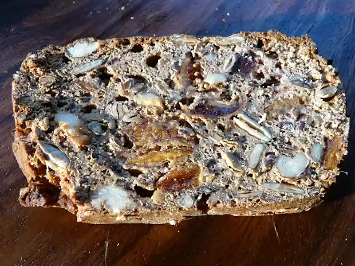 Le pain des sportifs pour ceux qui aiment les fruits secs et les graines - photo 2